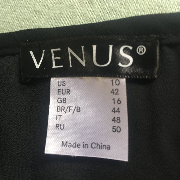 VENUS Ruffle Top - Picture 6 of 6